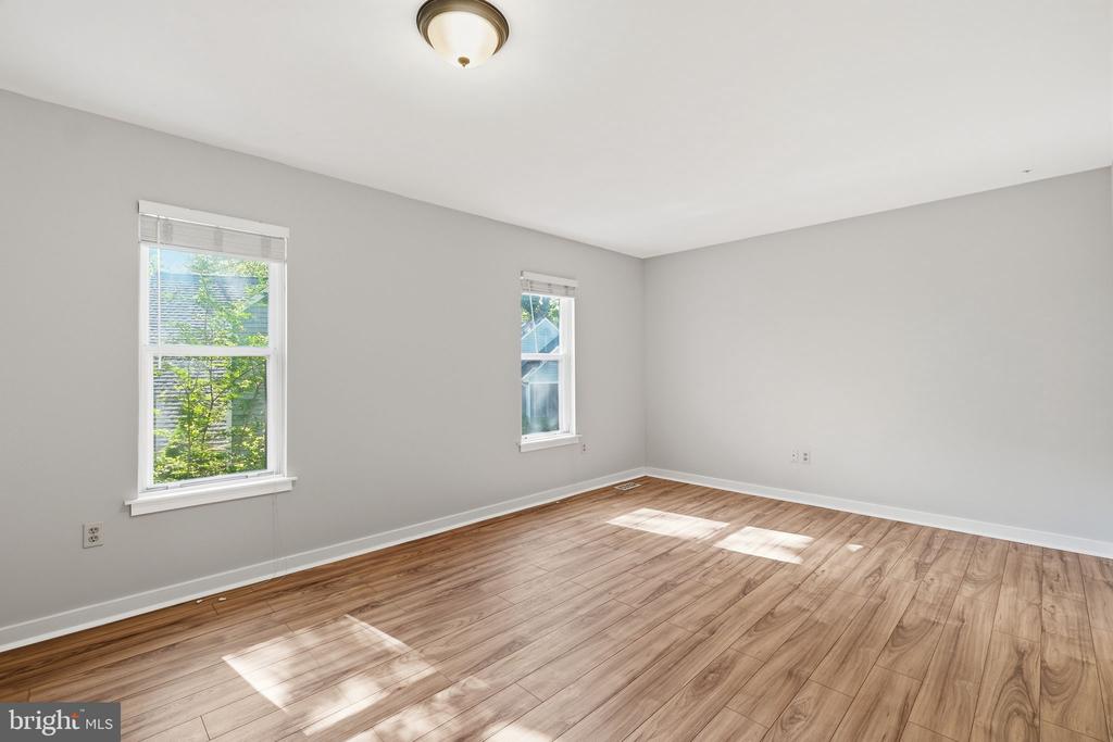 1529 RITCHIE LANE