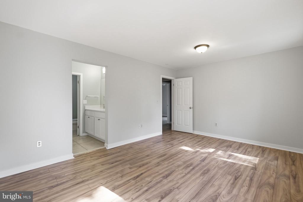 1529 RITCHIE LANE