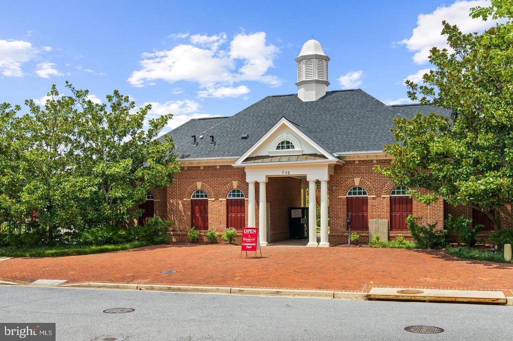 730 CRISFIELD WAY
