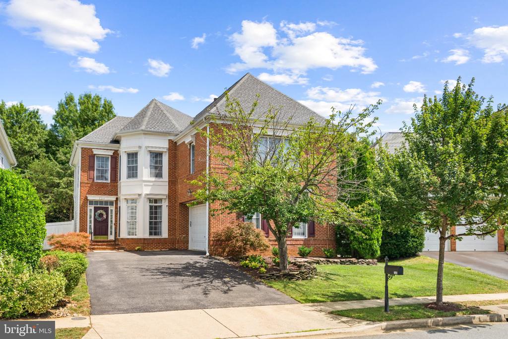 730 CRISFIELD WAY