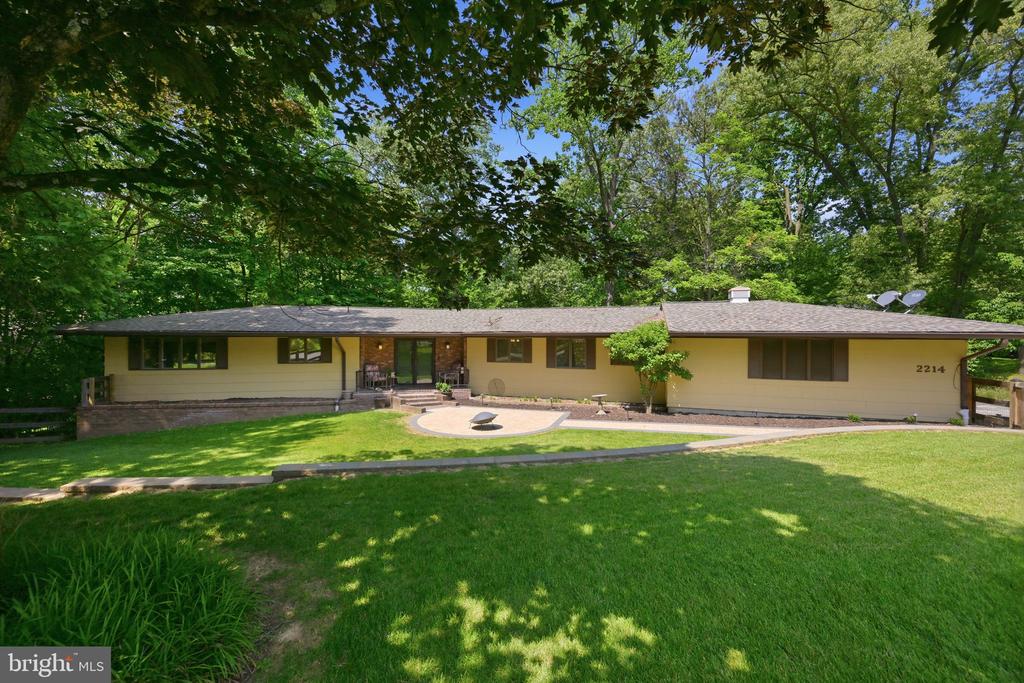 2214 ARAPAHOE