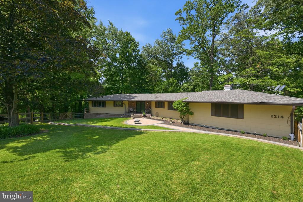 2214 ARAPAHOE