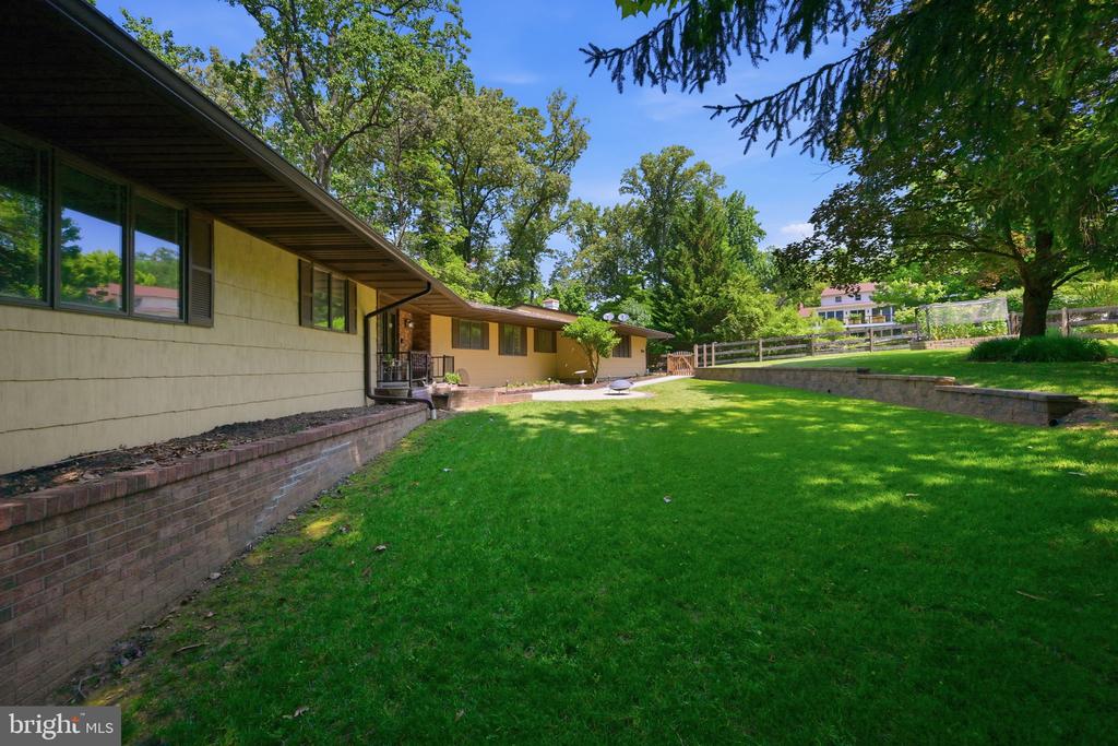 2214 ARAPAHOE