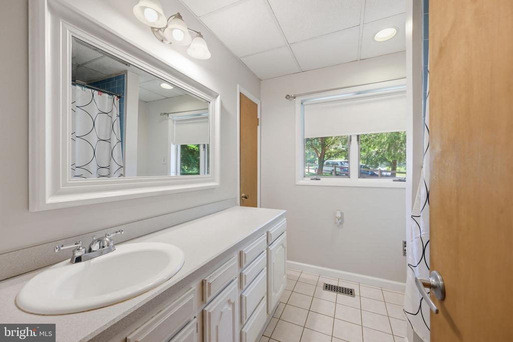 2214 ARAPAHOE