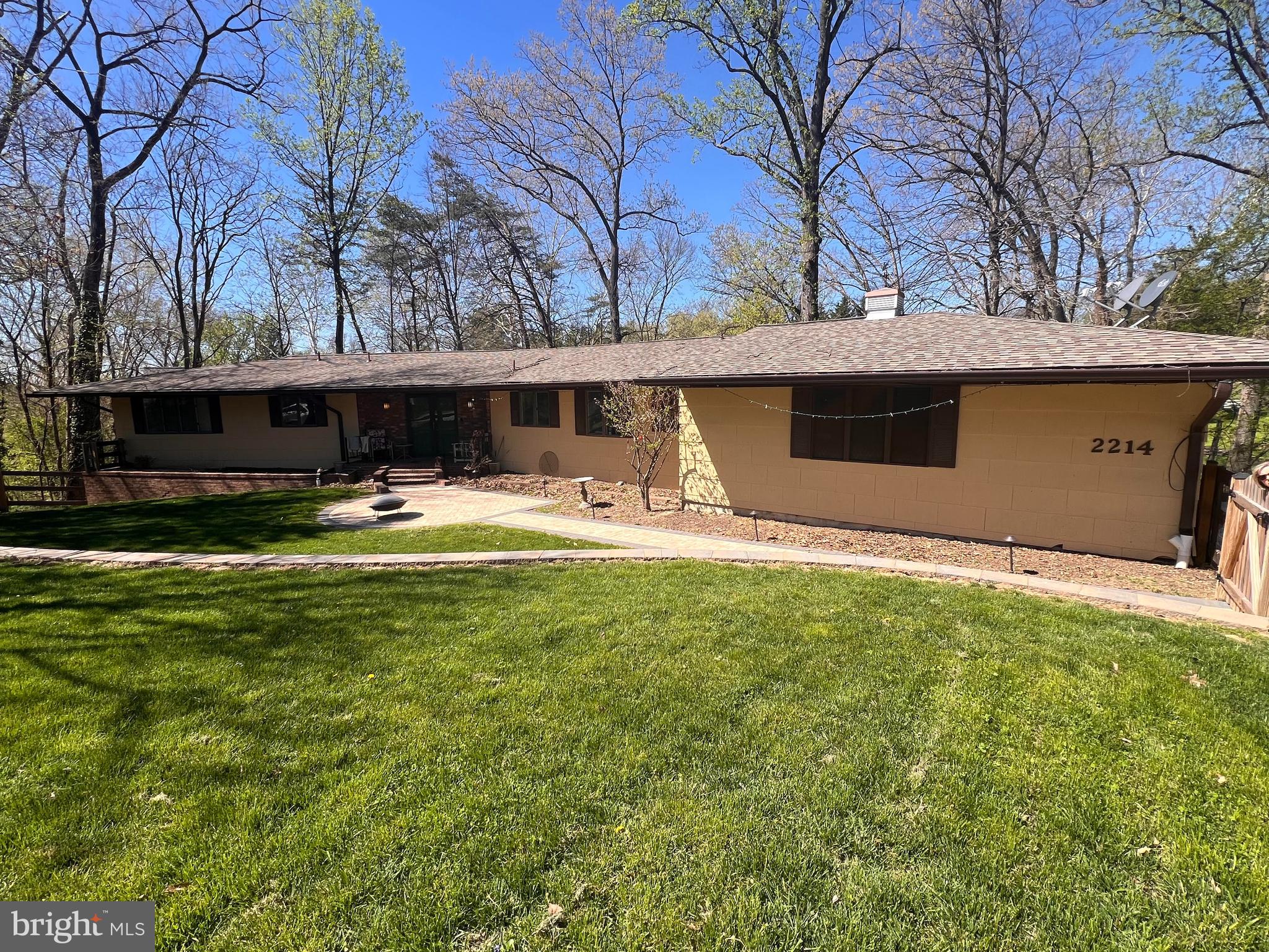2214 ARAPAHOE