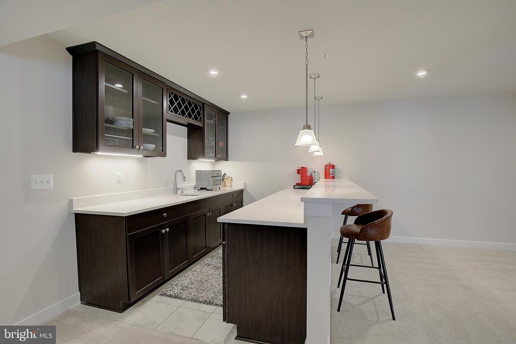 8316 LEGACY CIRCLE