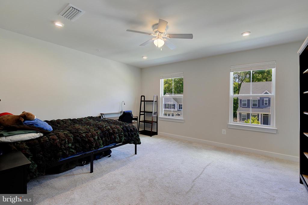 8316 LEGACY CIRCLE