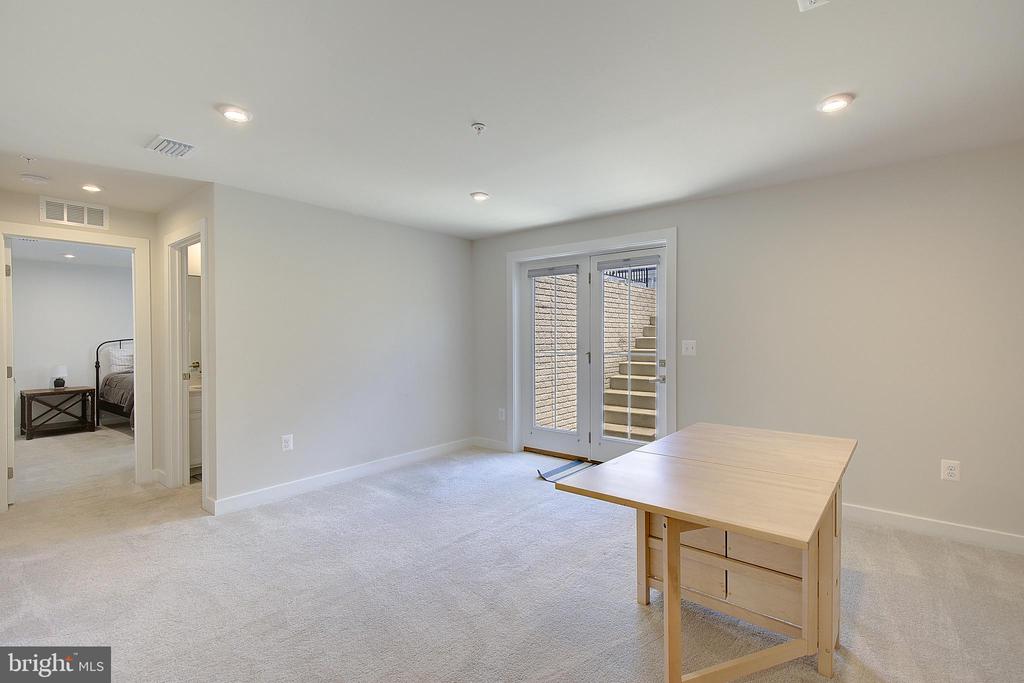 8316 LEGACY CIRCLE