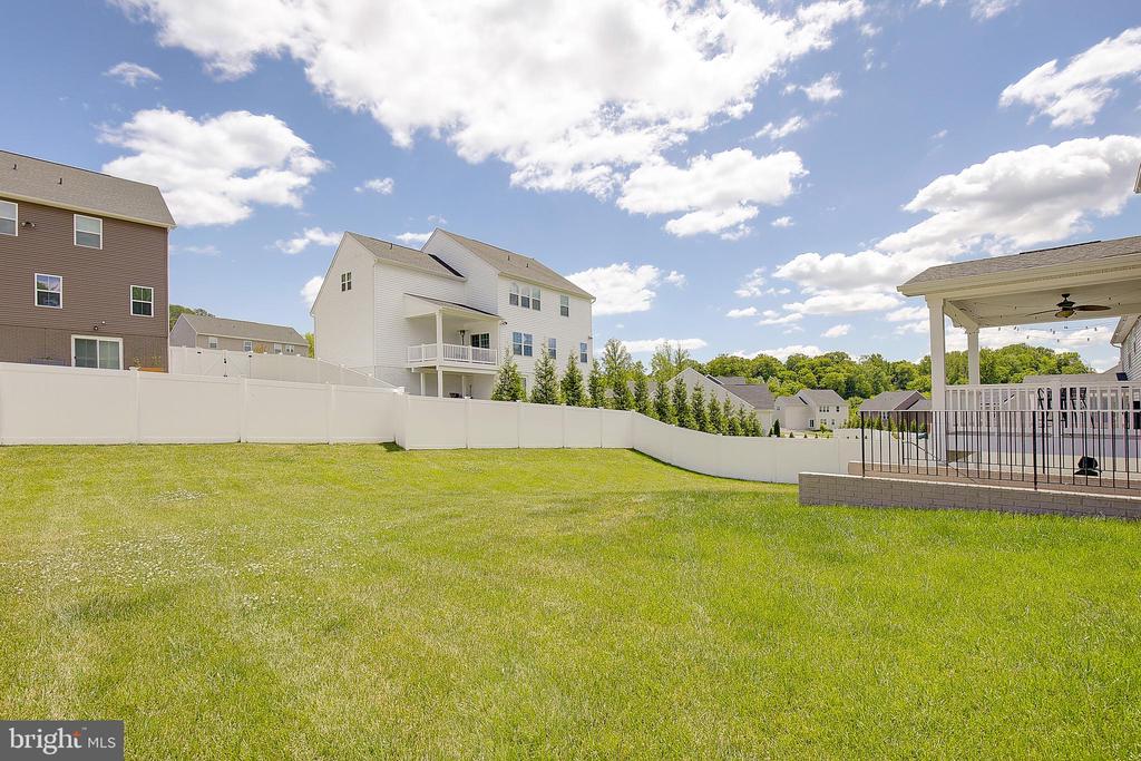 8316 LEGACY CIRCLE