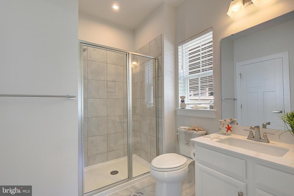 8316 LEGACY CIRCLE
