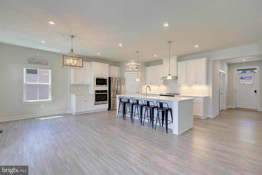 8316 LEGACY CIRCLE