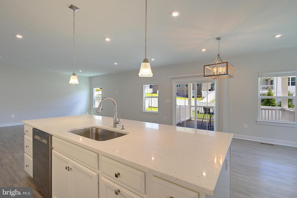 8316 LEGACY CIRCLE