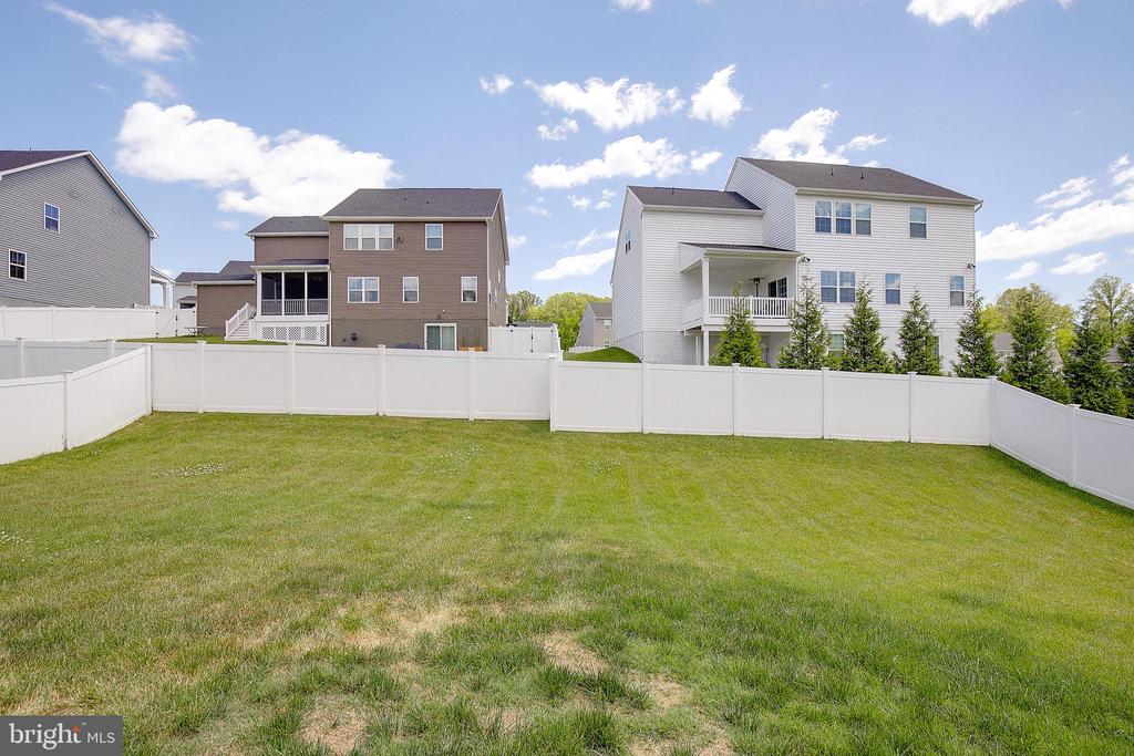 8316 LEGACY CIRCLE
