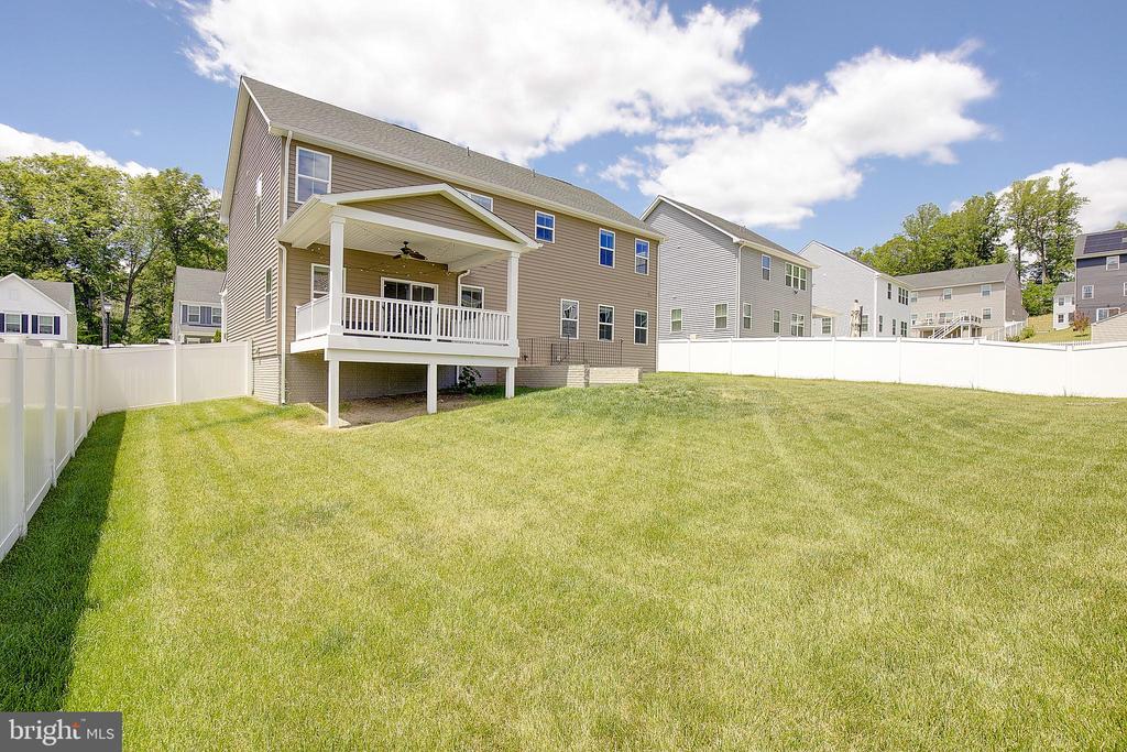 8316 LEGACY CIRCLE