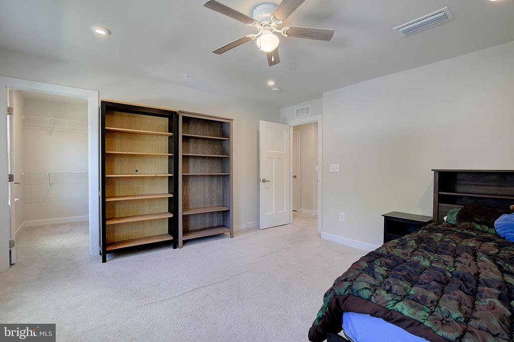 8316 LEGACY CIRCLE