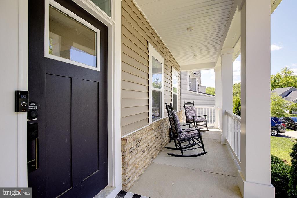 8316 LEGACY CIRCLE