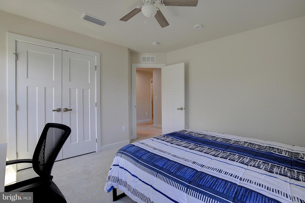 8316 LEGACY CIRCLE
