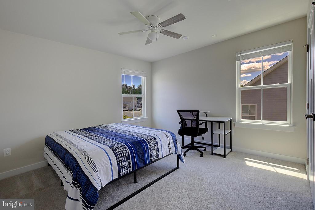 8316 LEGACY CIRCLE