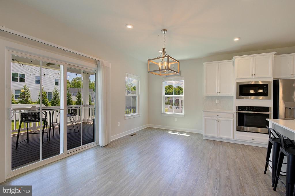 8316 LEGACY CIRCLE