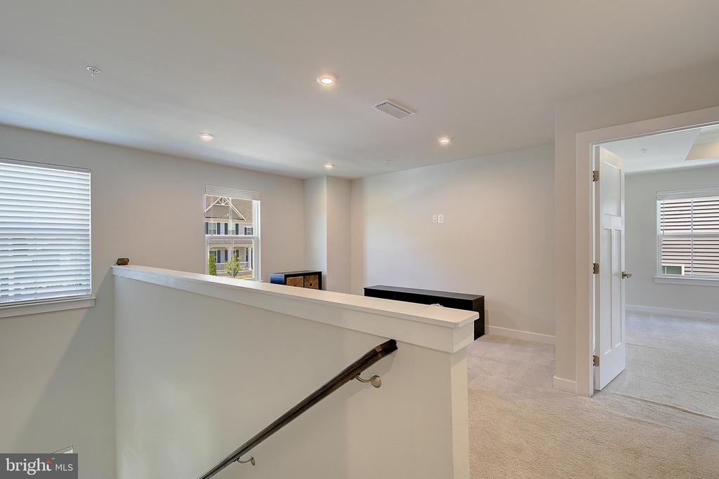 8316 LEGACY CIRCLE