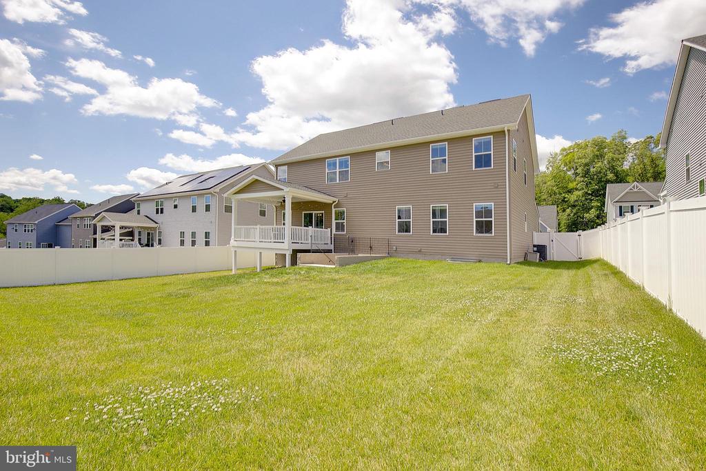8316 LEGACY CIRCLE