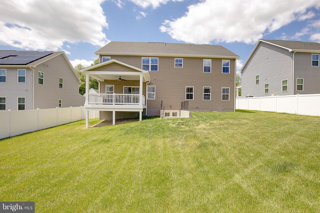 8316 LEGACY CIRCLE