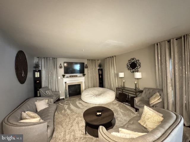 2877 MAHLA COURT