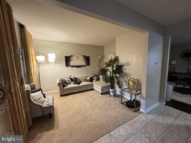 2877 MAHLA COURT