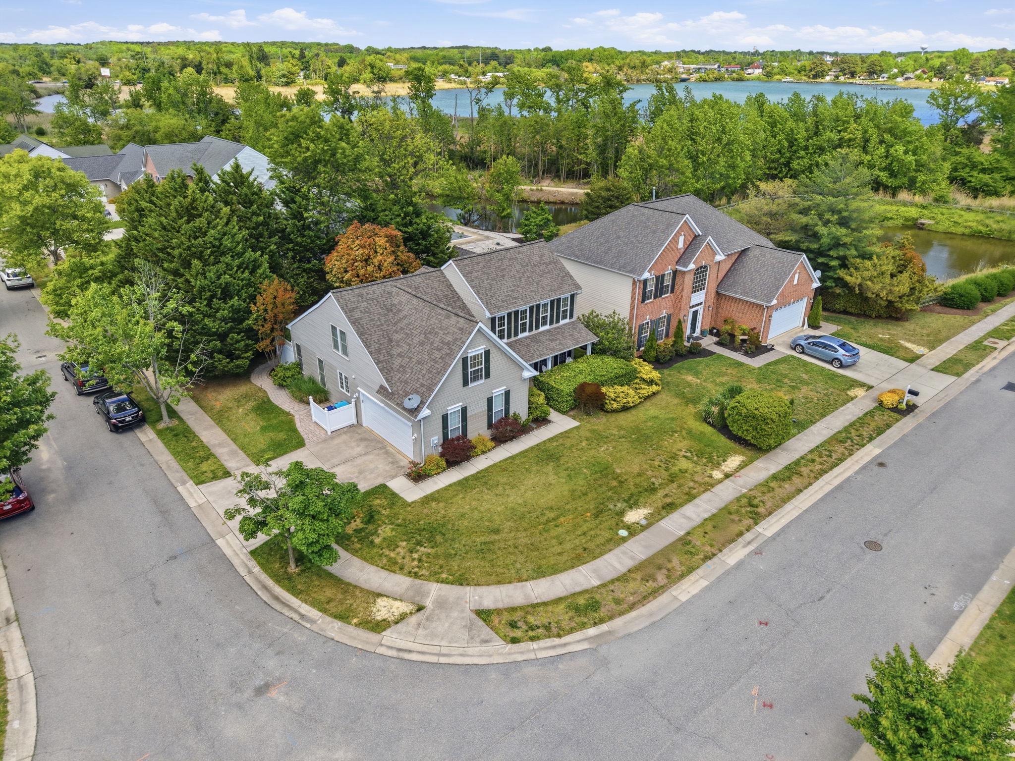 303 CREEKS END LANE