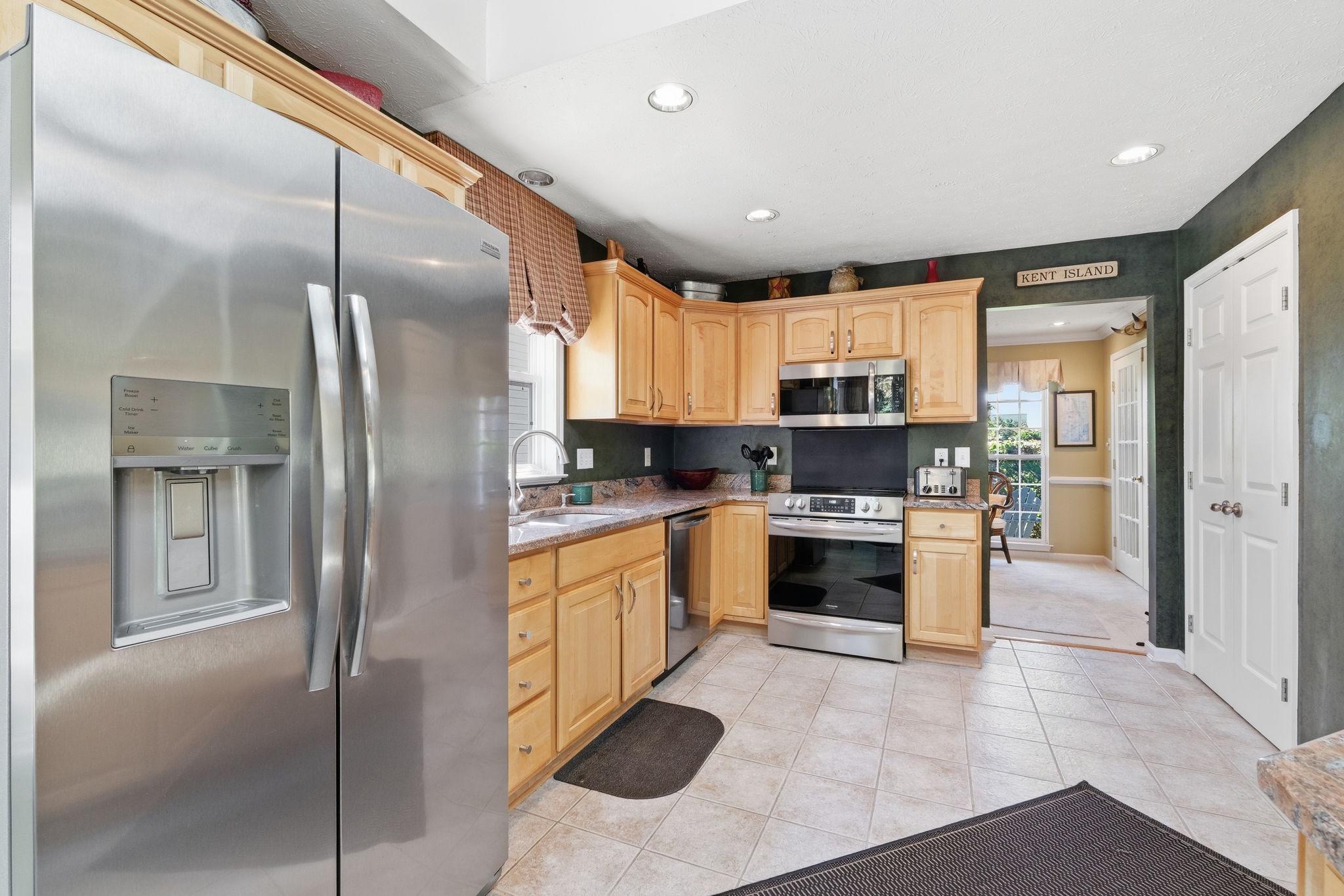 303 CREEKS END LANE