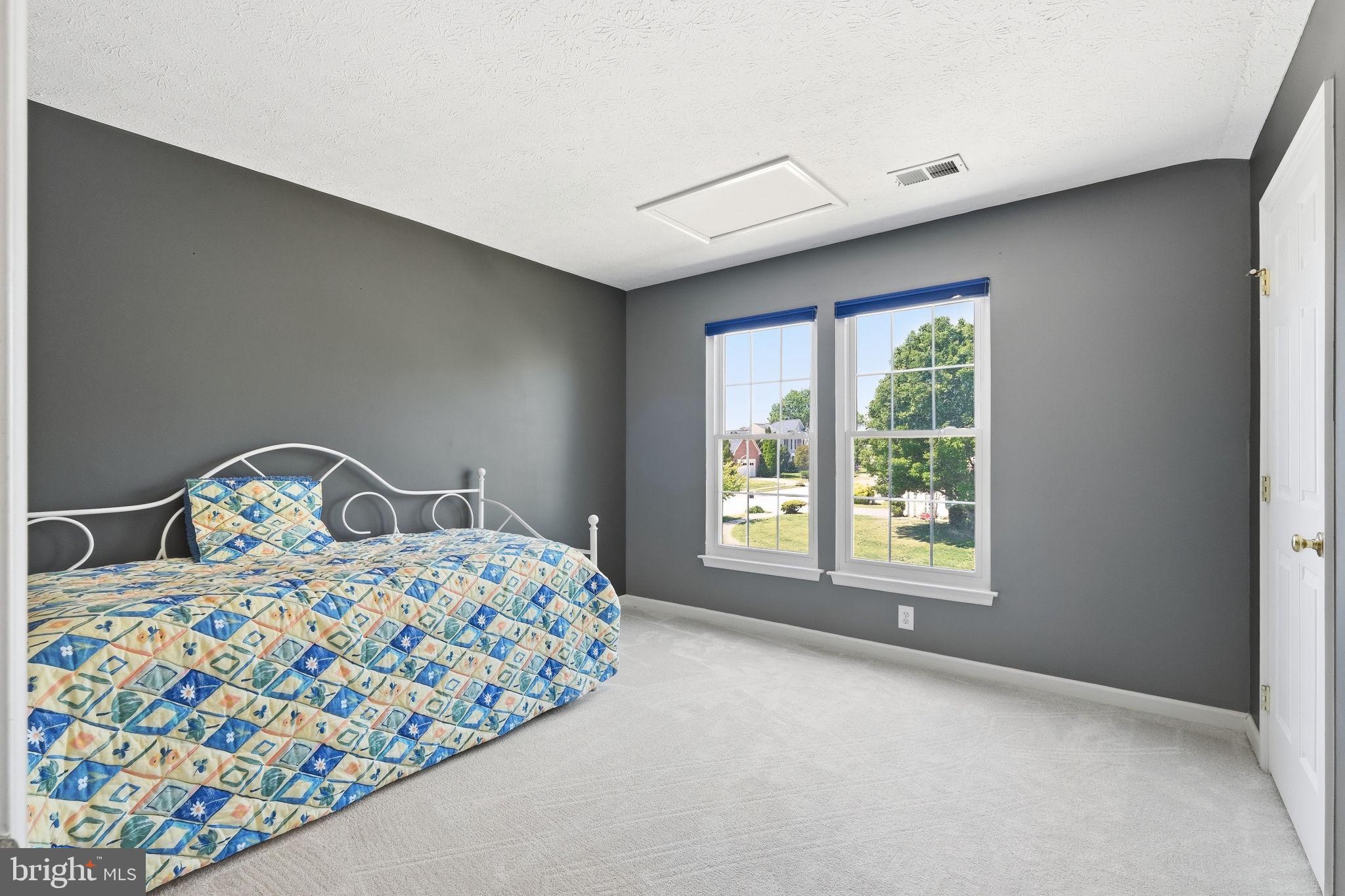 303 CREEKS END LANE