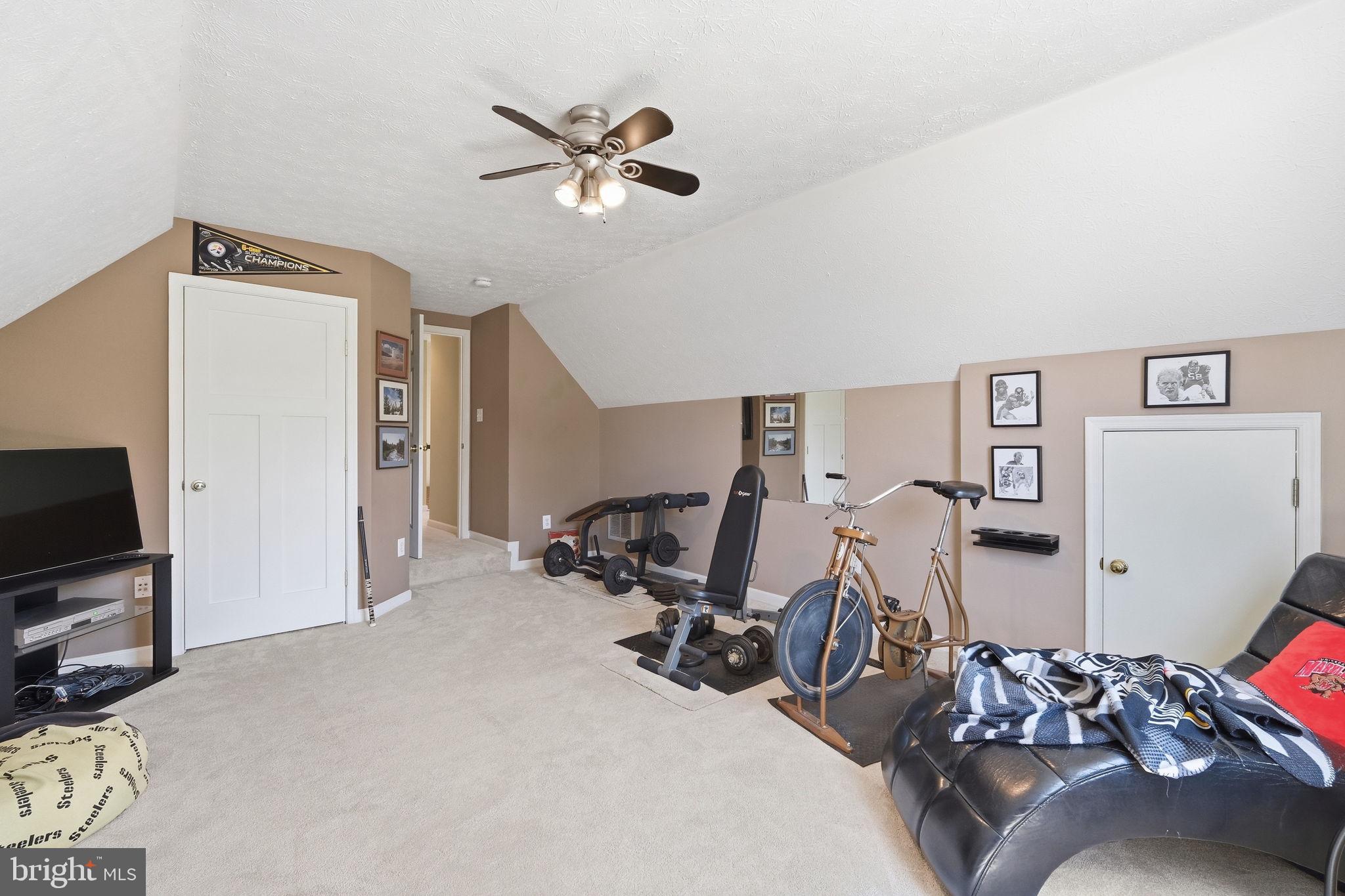 303 CREEKS END LANE