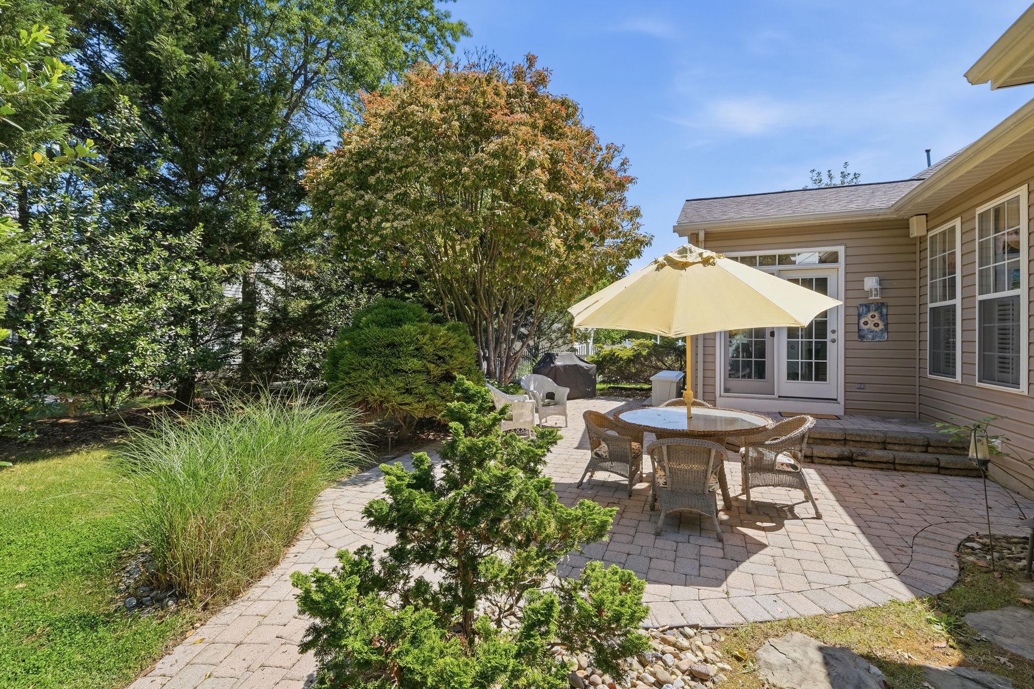 303 CREEKS END LANE