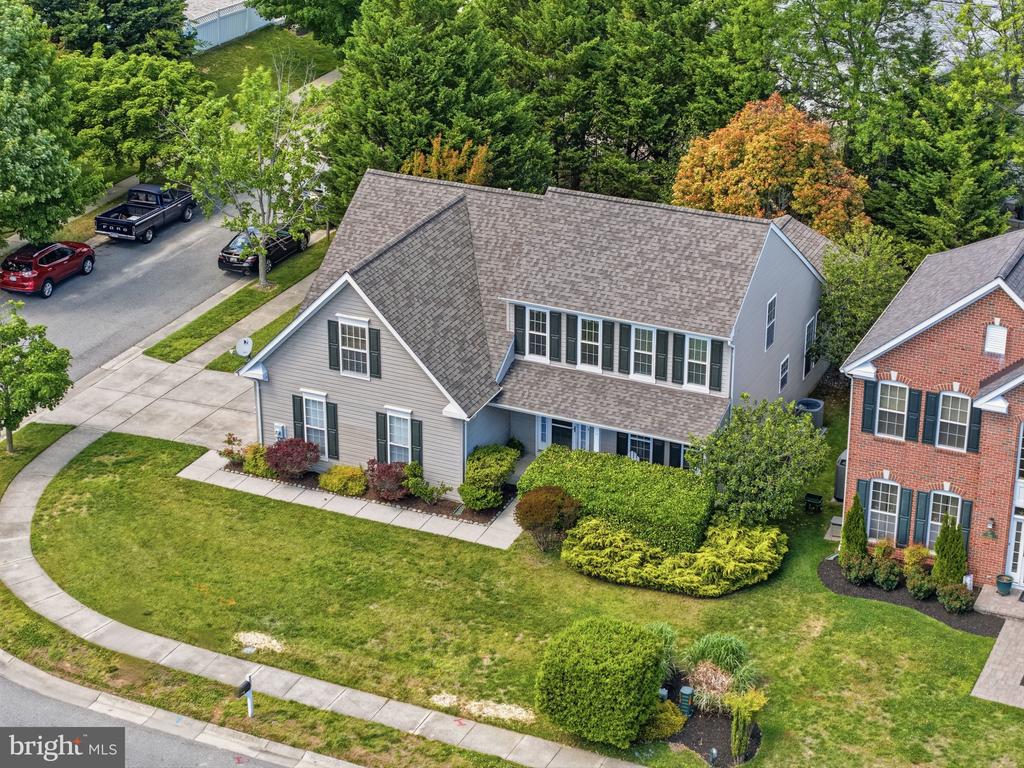 303 CREEKS END LANE