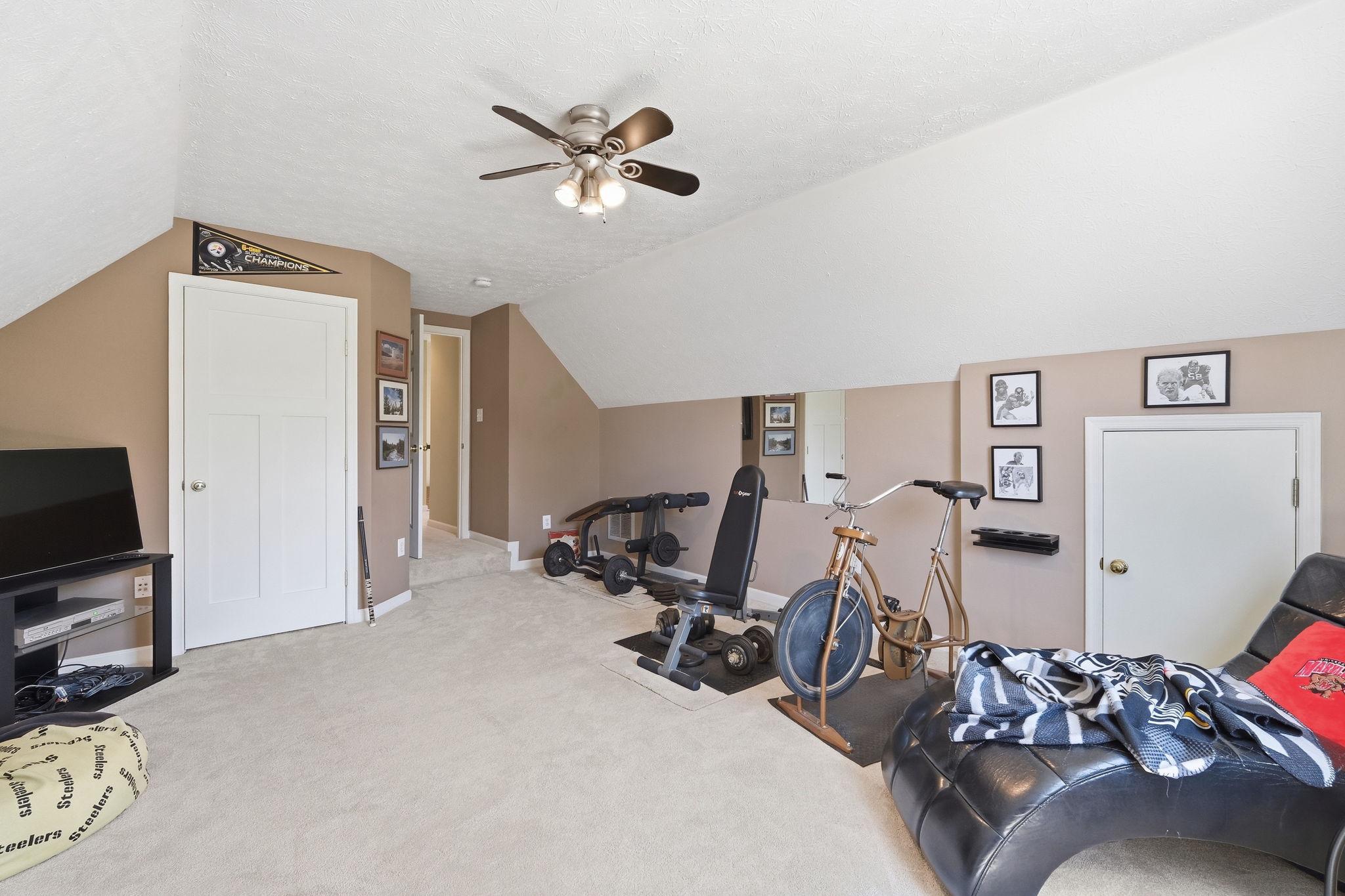 303 CREEKS END LANE