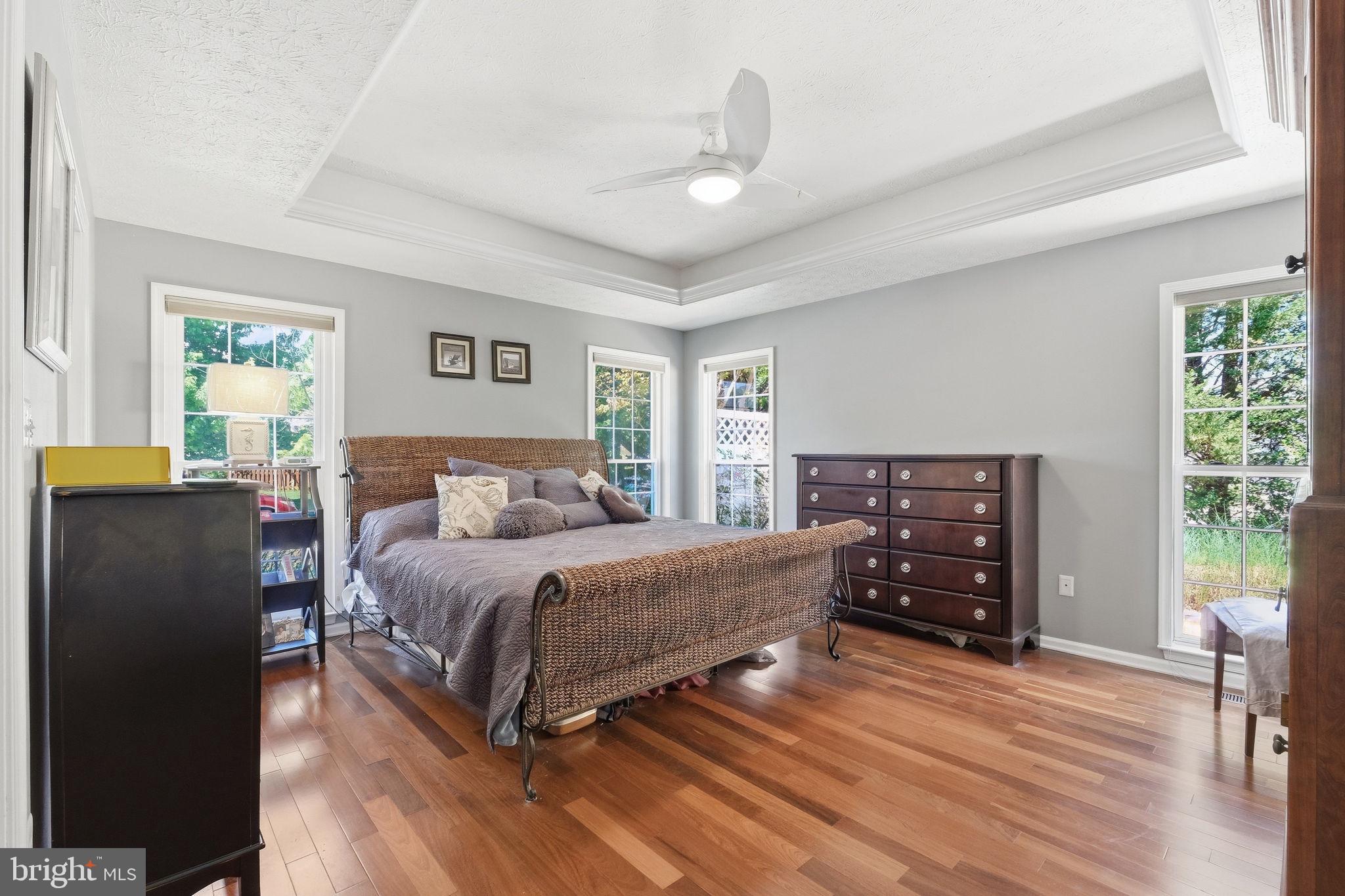 303 CREEKS END LANE