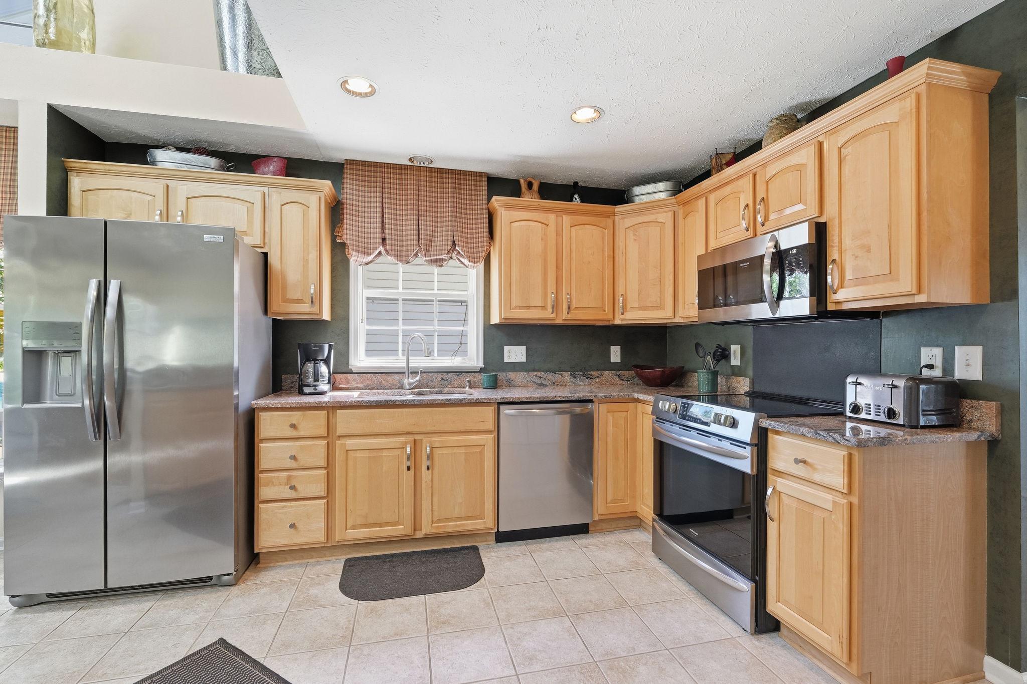 303 CREEKS END LANE
