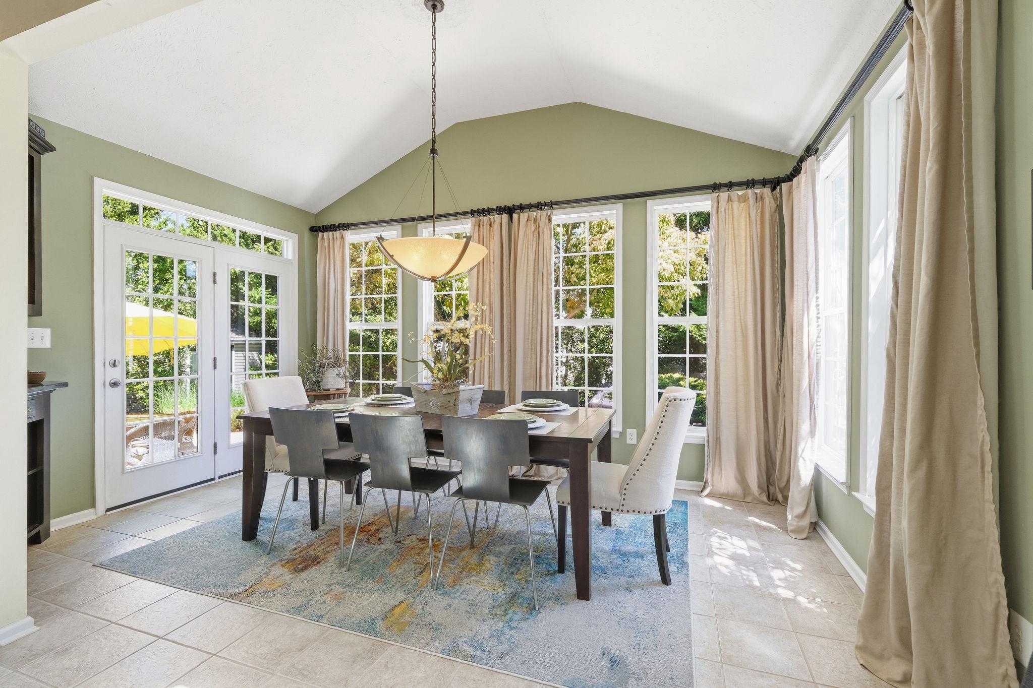 303 CREEKS END LANE