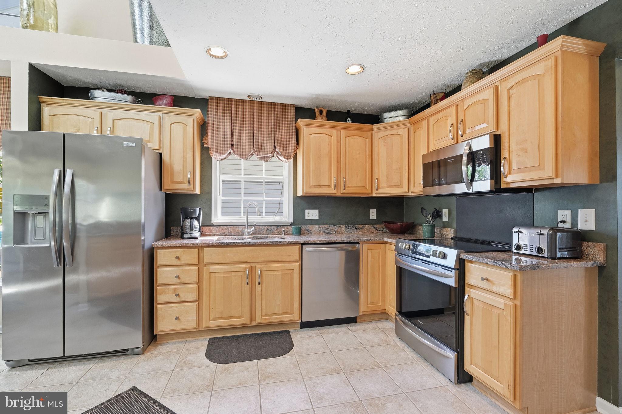 303 CREEKS END LANE