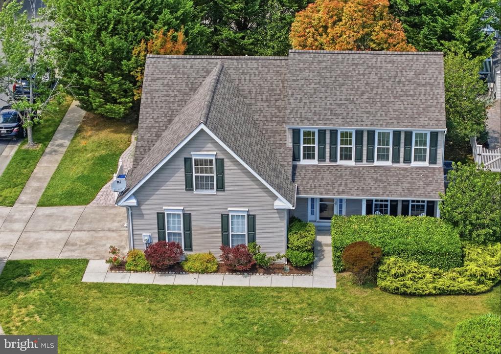 303 CREEKS END LANE