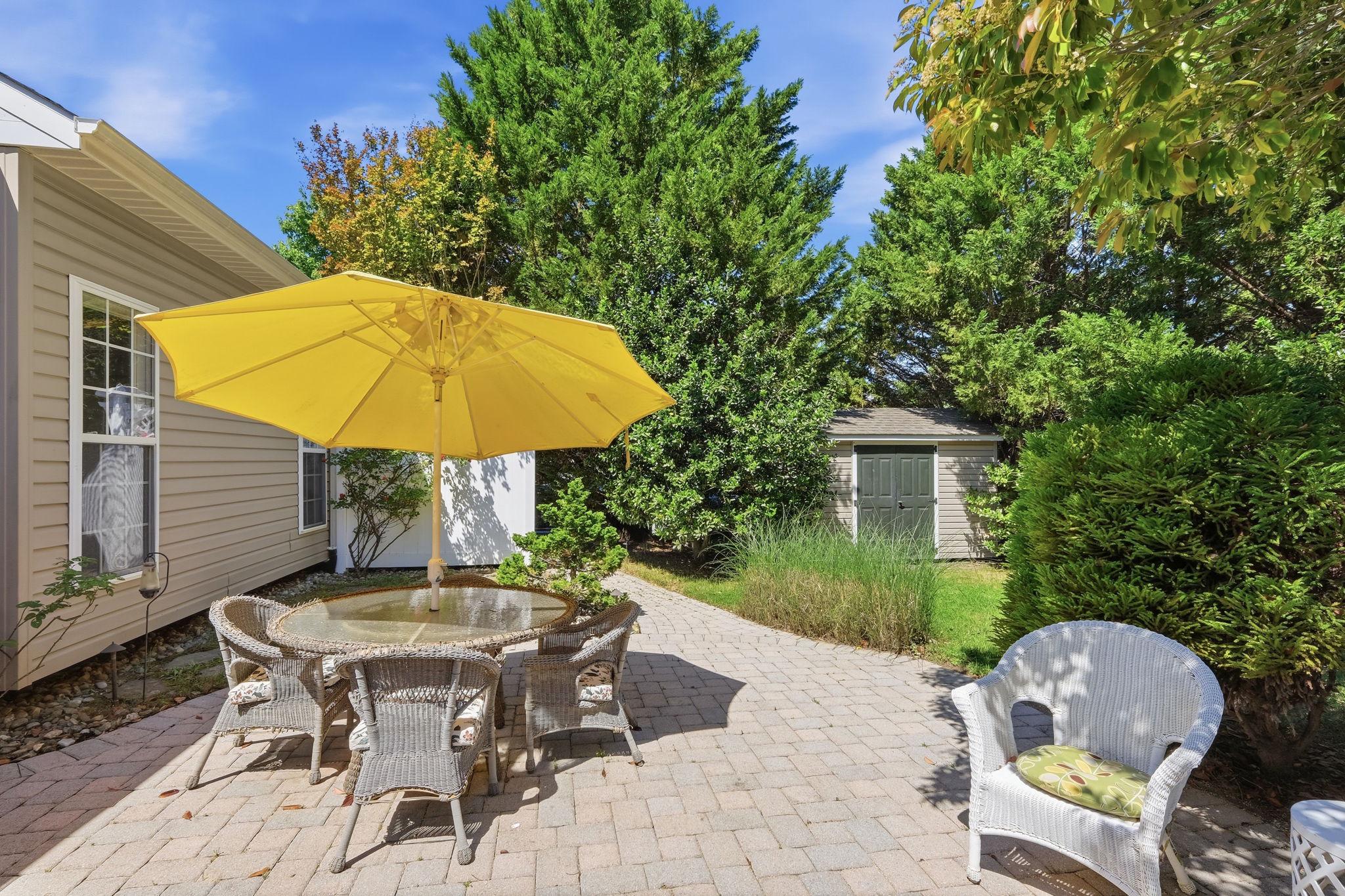 303 CREEKS END LANE