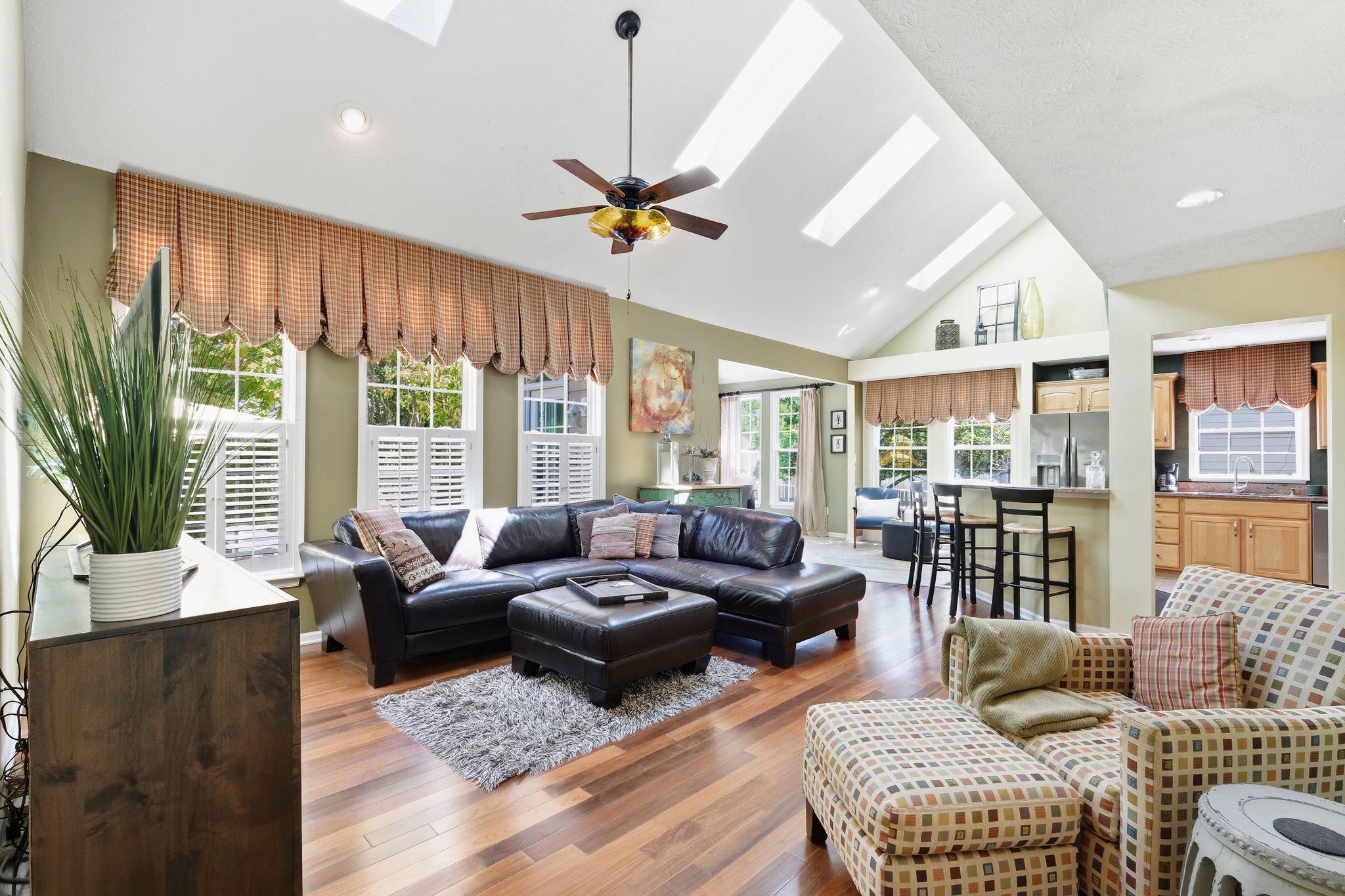 303 CREEKS END LANE
