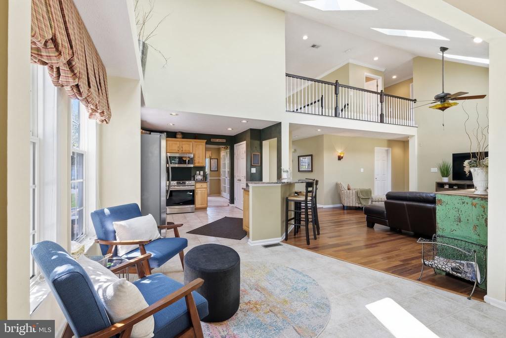 303 CREEKS END LANE
