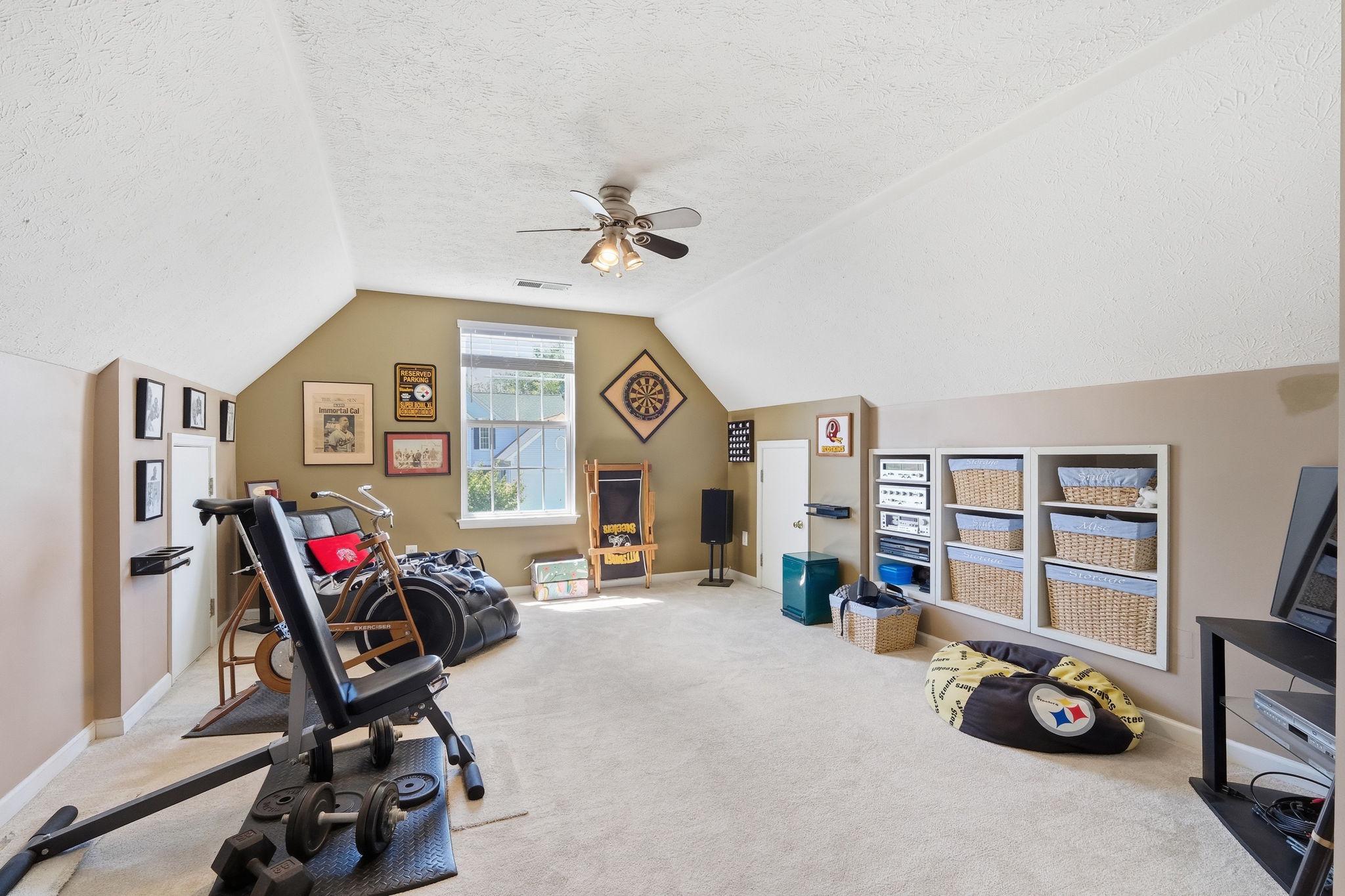 303 CREEKS END LANE