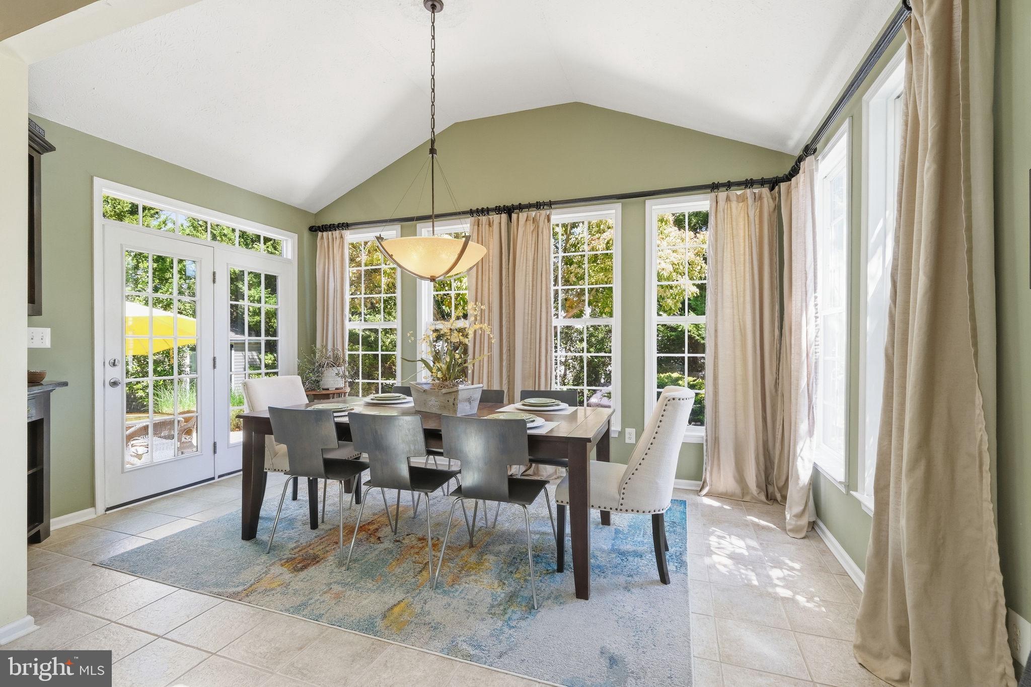 303 CREEKS END LANE