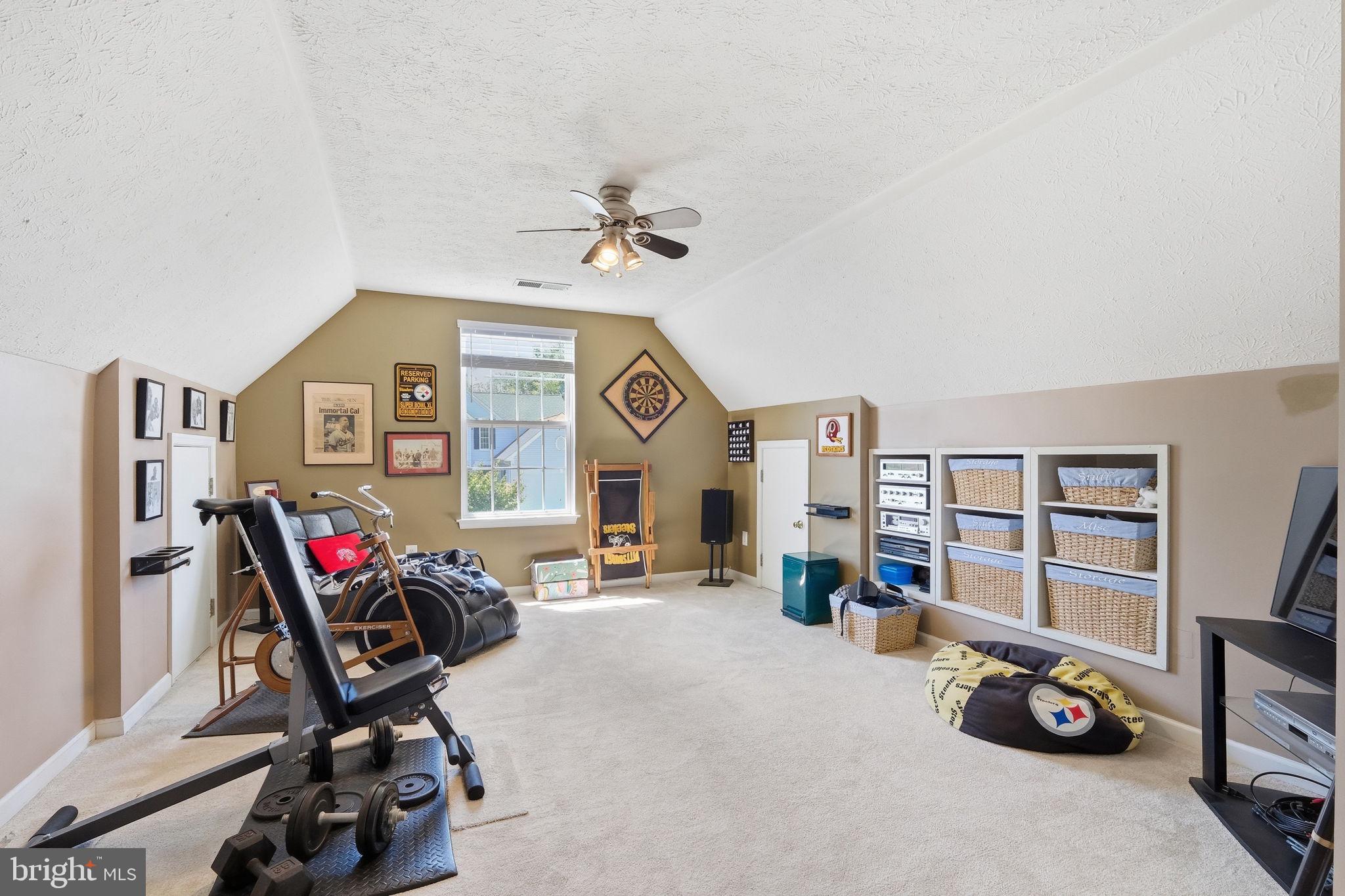 303 CREEKS END LANE