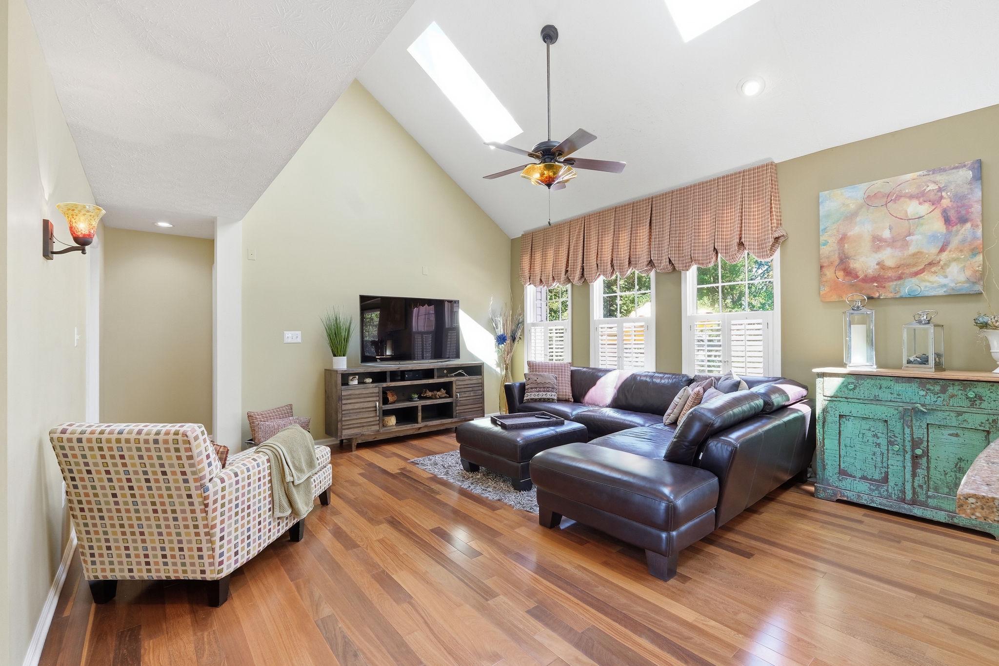 303 CREEKS END LANE