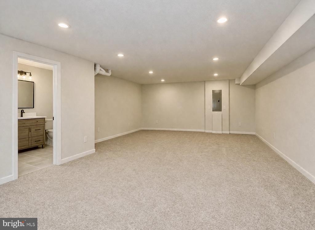 51 HOLLY ESTATES DRIVE