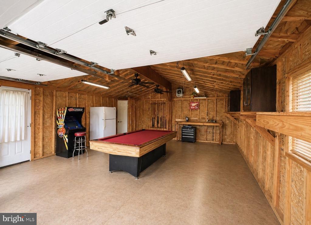 1577 STREAMSIDE DRIVE