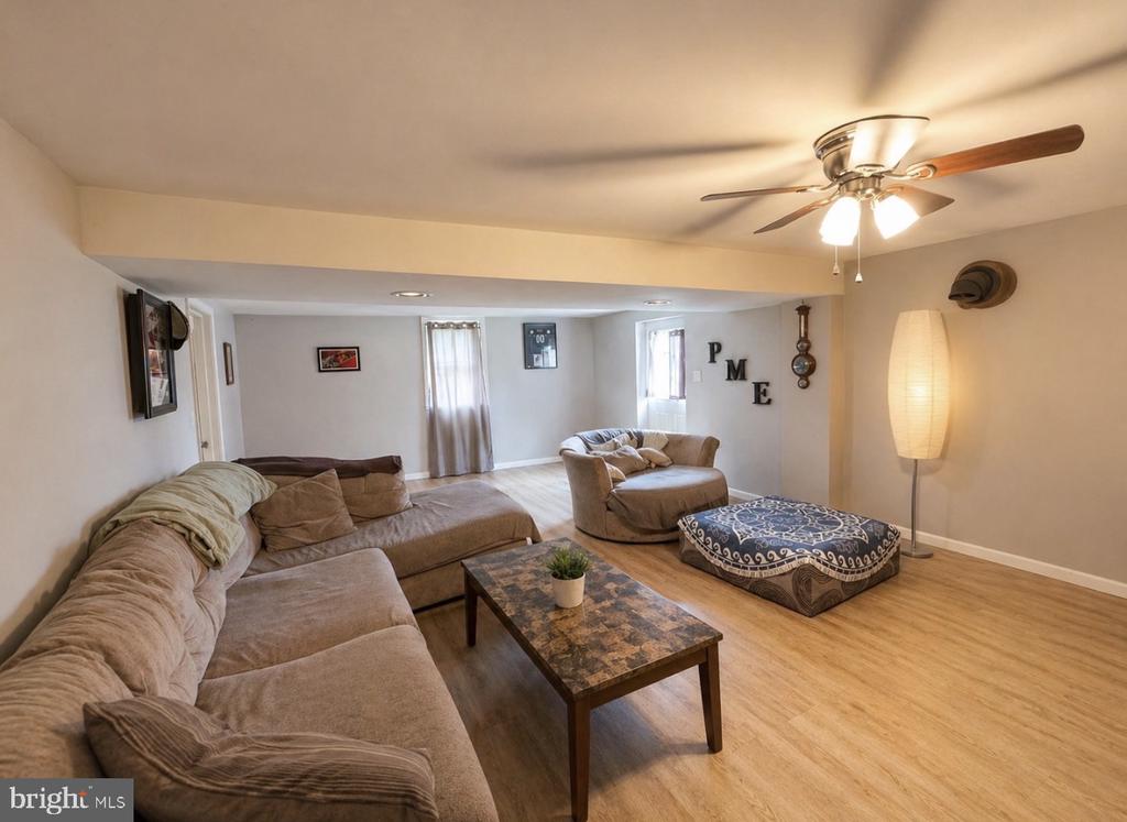 1577 STREAMSIDE DRIVE